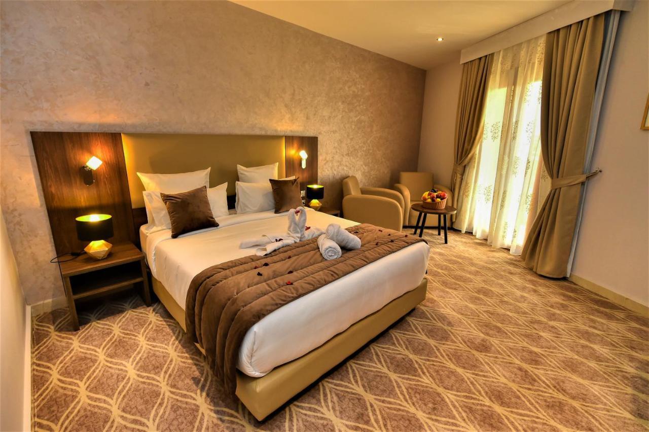 Mf Hotel Oran Bir El Djir Exterior foto